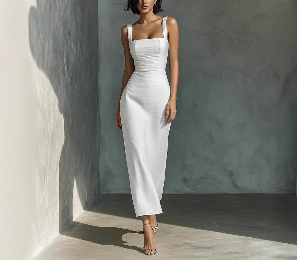 Vestido de Alças com Decote Quadrado