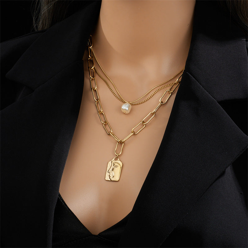 Colar Choker em Camadas com Retrato e Pérolas
